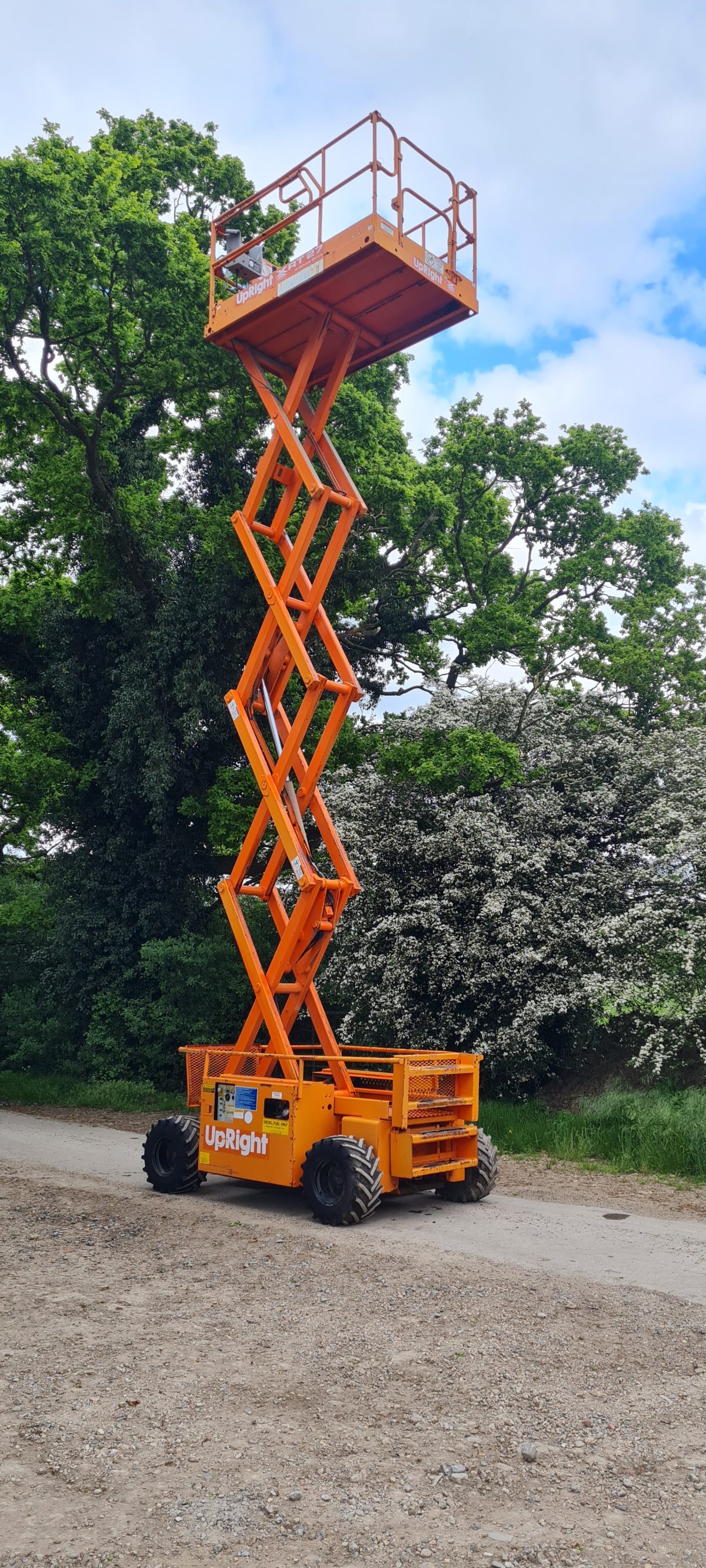 Upright 66907001 Scissor Lift BRUCE ATFIELD