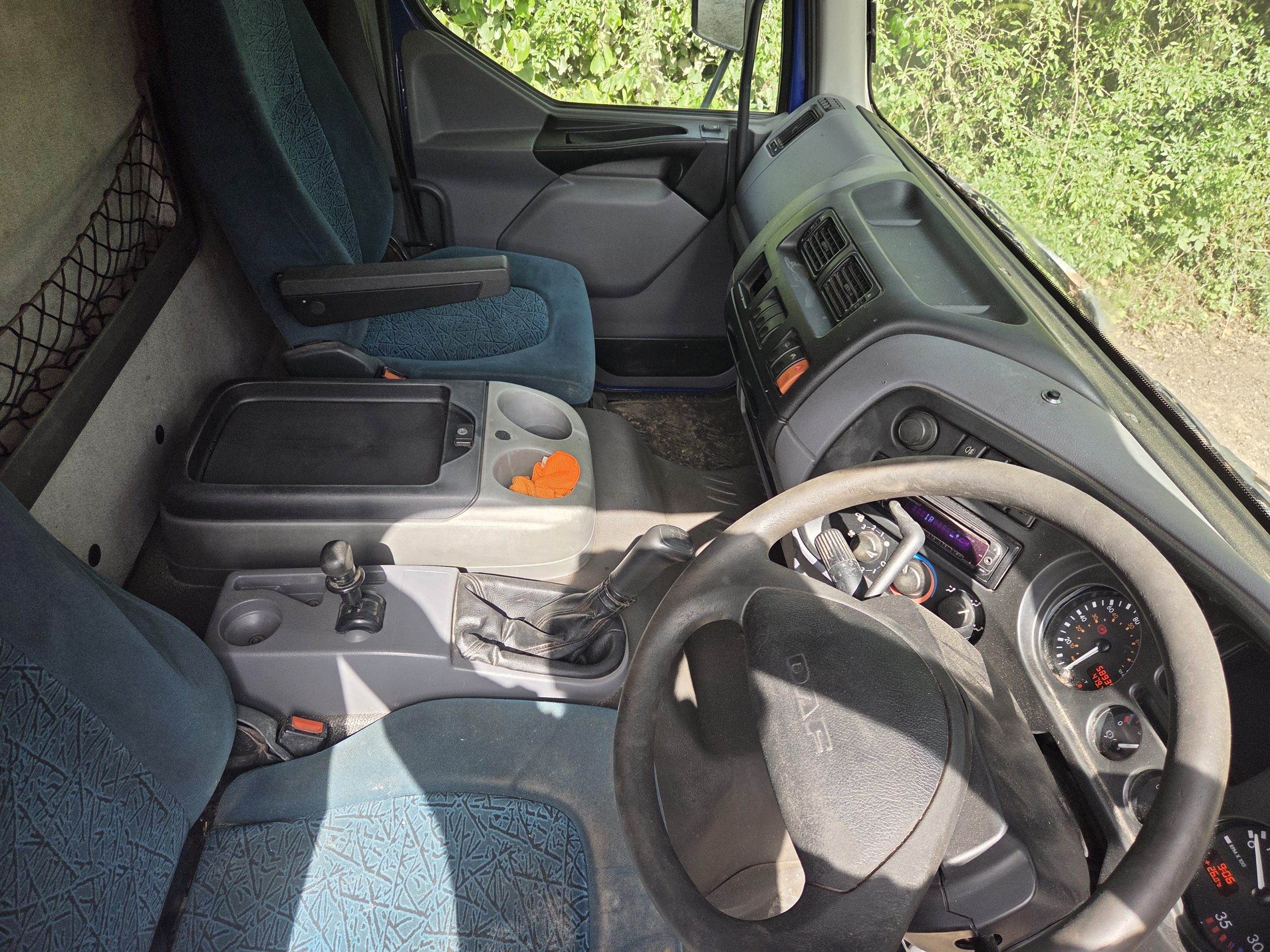 DAF LF 55.180 Livestock lorry - Image 9