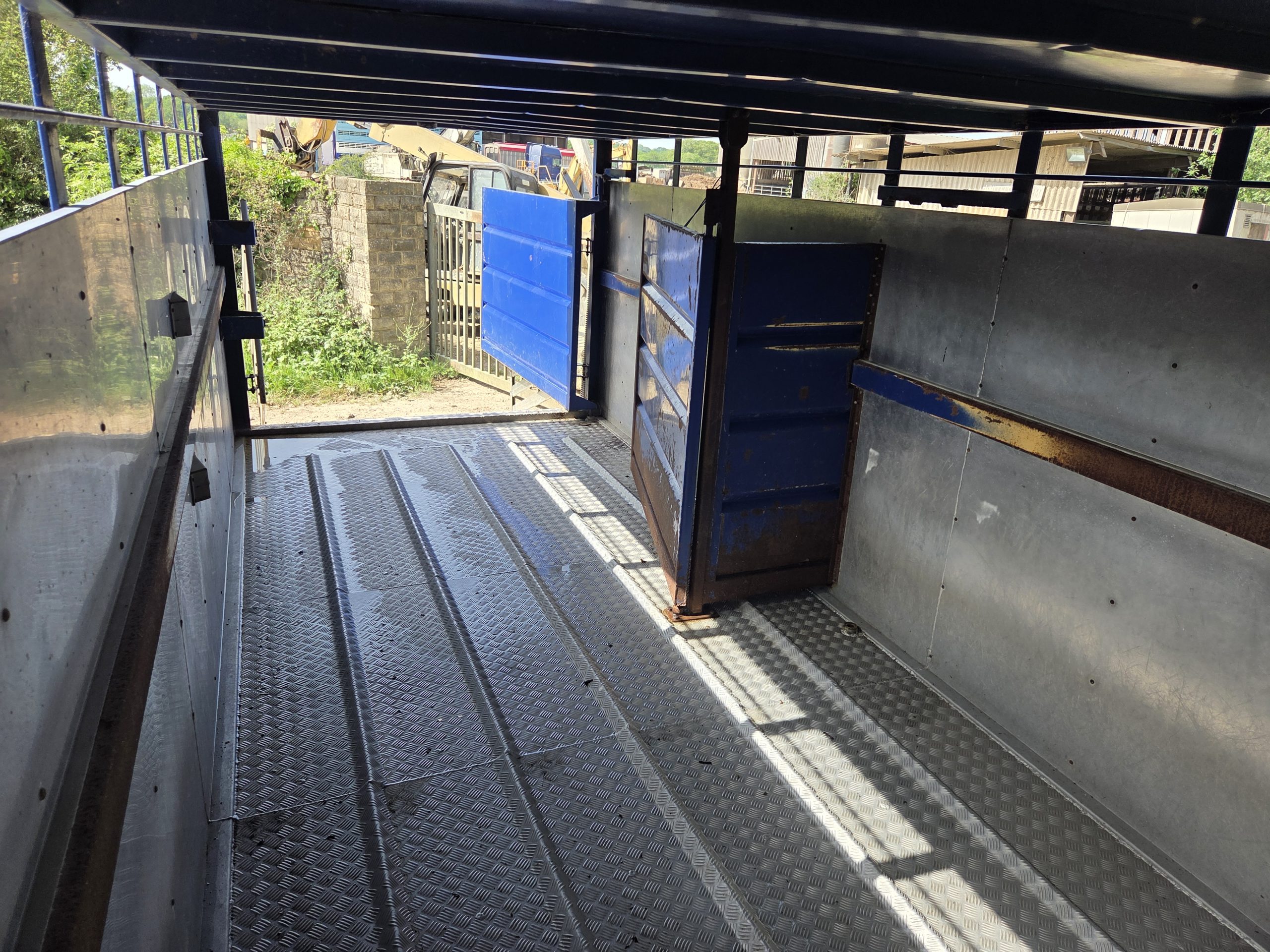 DAF LF 55.180 Livestock lorry - Image 16
